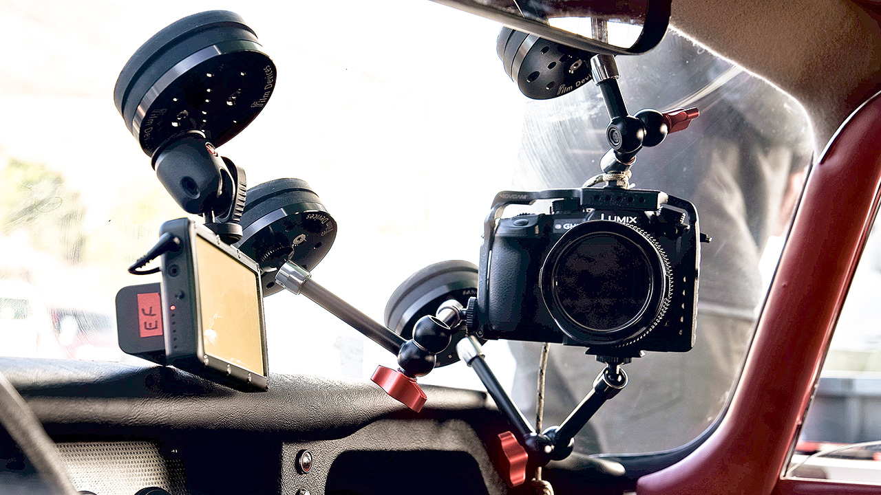 https://filmdevices.com/wp-content/uploads/2019/10/camera-magnetic-car-mount-kit-hero-00_by-film-devices.jpg